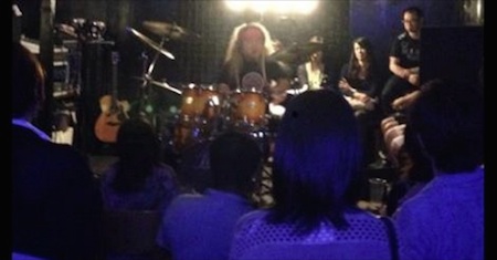 HitoriDrumOnomichiStage.jpg
