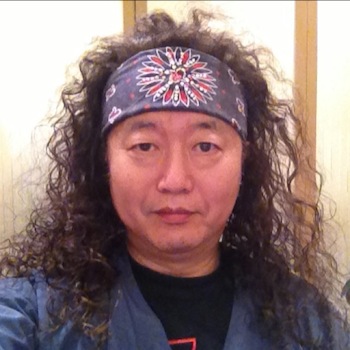 WingWorldTourHongKongFunkyHair.JPG